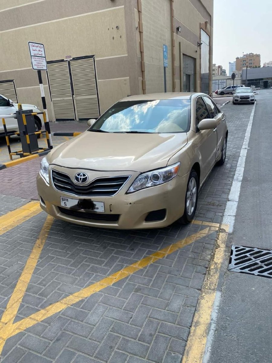 Camry 2011 gold for sale