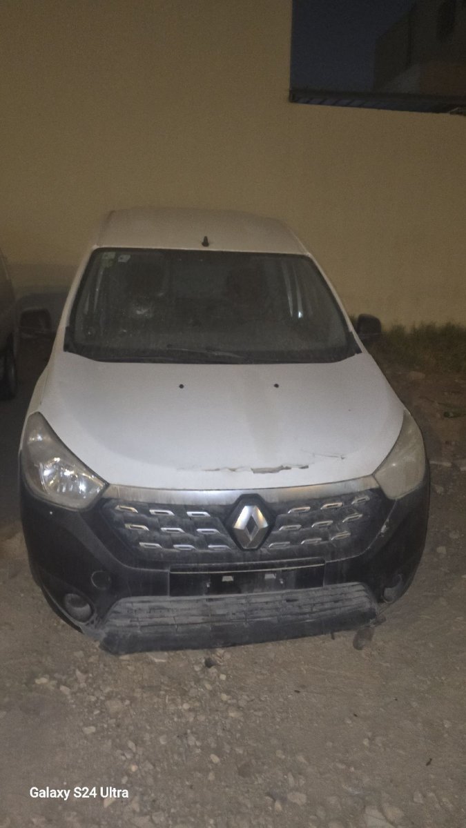 رينو دوكر وشاحنة فيات للبيع