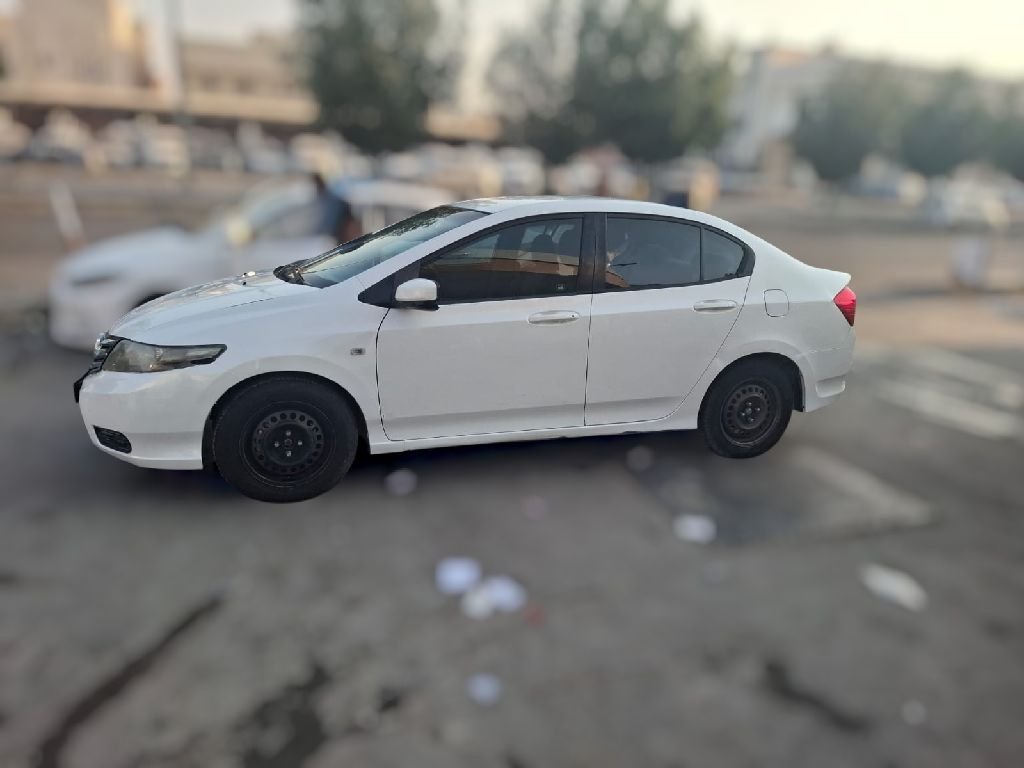 Honda City 2013 - Clean and Well Maintained