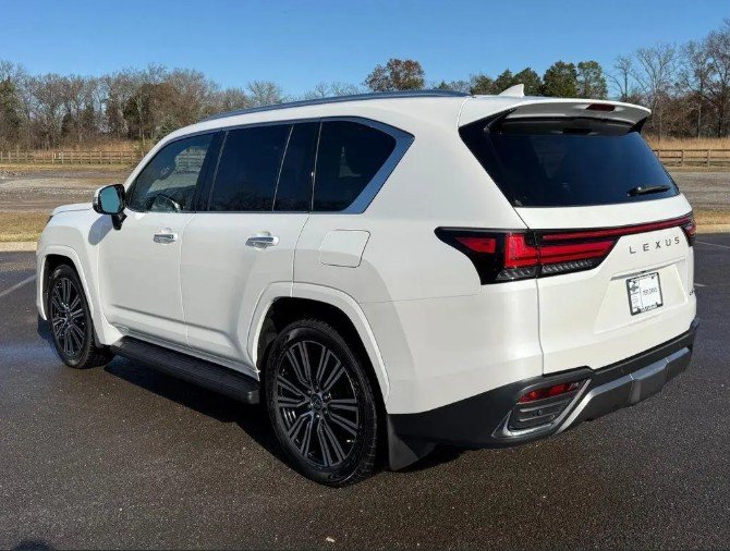 2023 Lexus LX600 4WD Gcc Full Options 16,200KM - سيارات - صورة 2 من 4