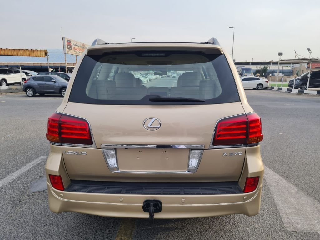 لكزس LX570 S V8 5.7L فل أويشن 2010